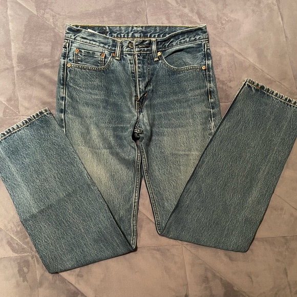 4 pair of Levi’s 505 Jeans 31x34 - Picture 3 of 10